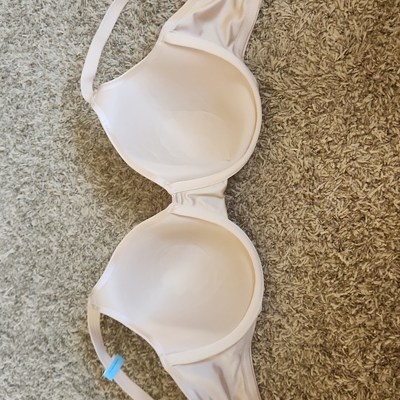 Bali Smoothing Underwire Bra - Picture 5 of 10